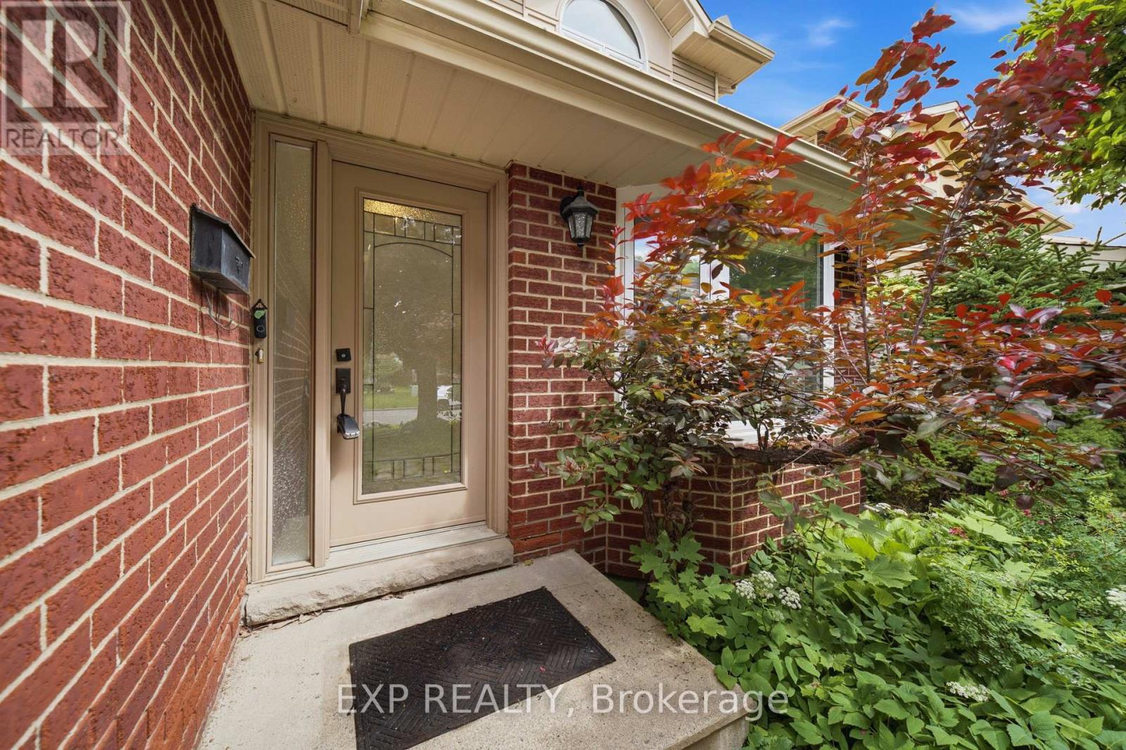 2023 Rolling Brook Drive, Ottawa, Ontario  K1W 1C9 - Photo 2 - X13472788