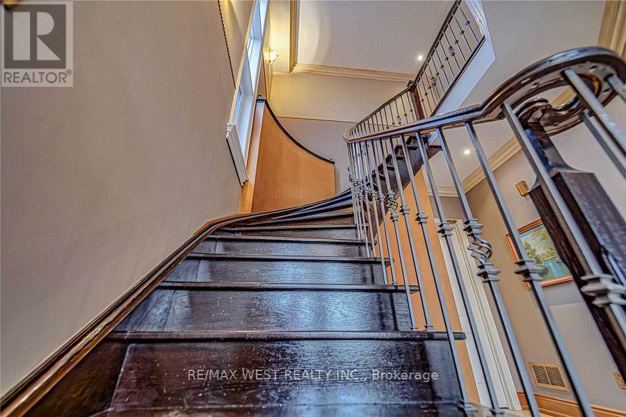 83 Elm Avenue, Richmond Hill, Ontario  L4C 6K8 - Photo 16 - N13429058