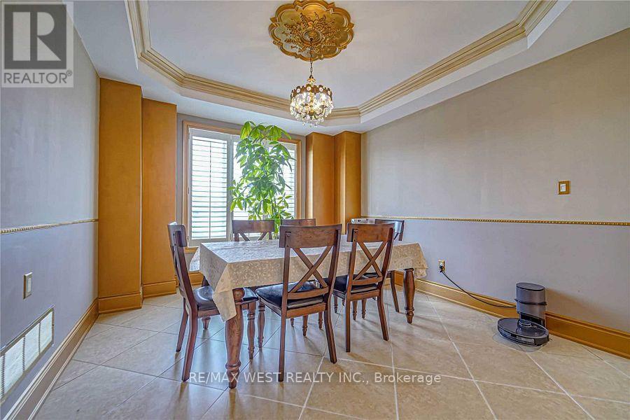 83 Elm Avenue, Richmond Hill, Ontario  L4C 6K8 - Photo 20 - N13429058