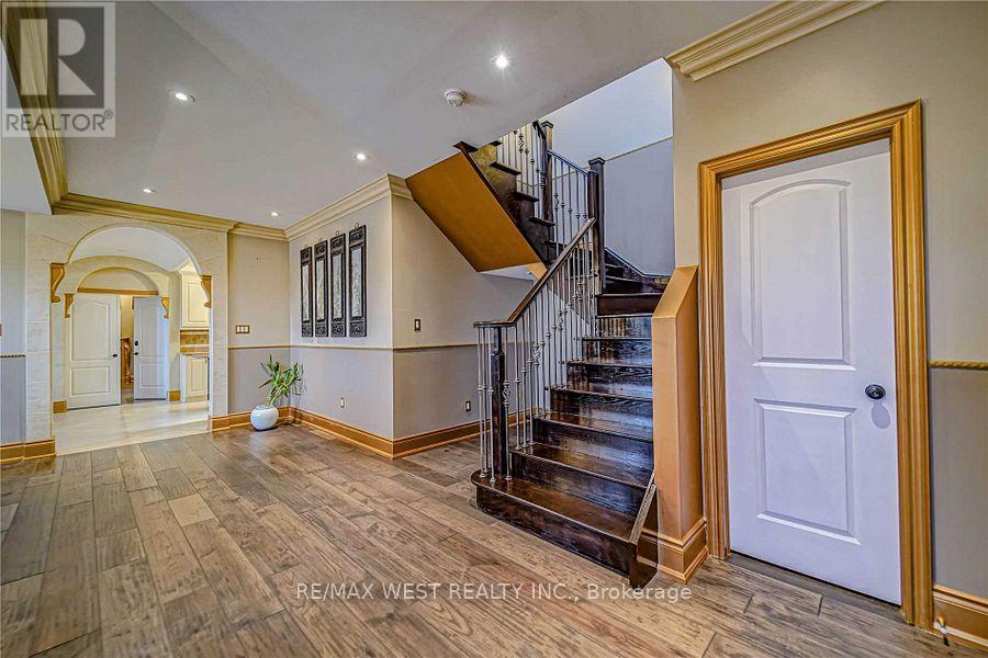 83 Elm Avenue, Richmond Hill, Ontario  L4C 6K8 - Photo 17 - N13429058