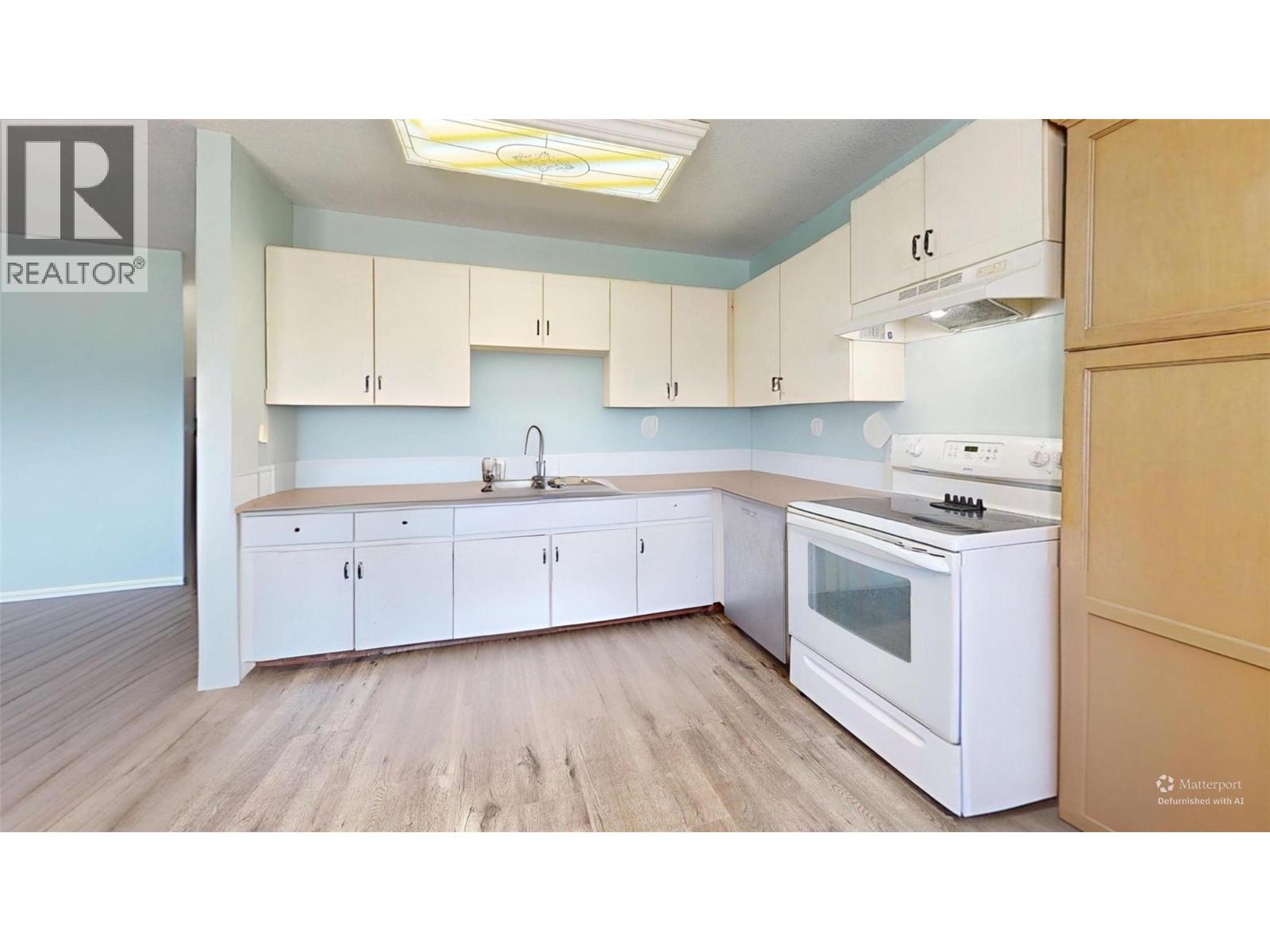 201 Hollyburn Drive, Kamloops, British Columbia V2E 1Y9 - Photo 7 - 10391500