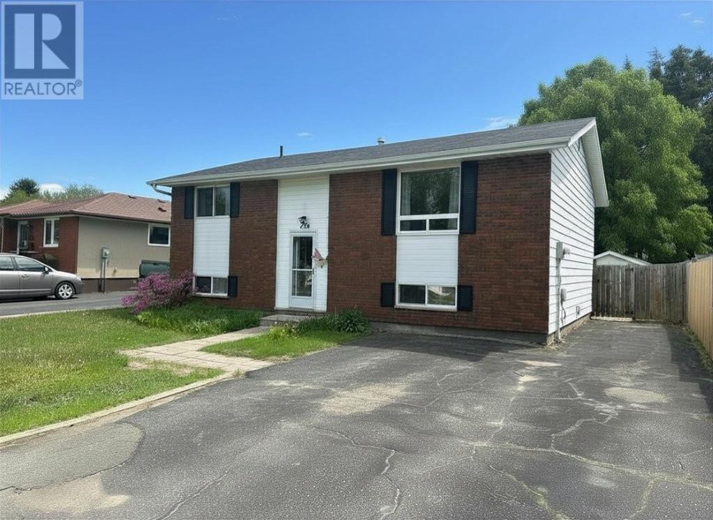 278 Fanshaw Street, Thunder Bay, Ontario  P7C 5V1 - Photo 2 - TB2601491