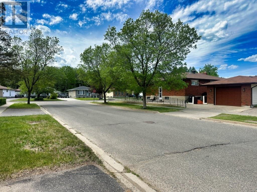 278 Fanshaw Street, Thunder Bay, Ontario  P7C 5V1 - Photo 46 - TB2601491