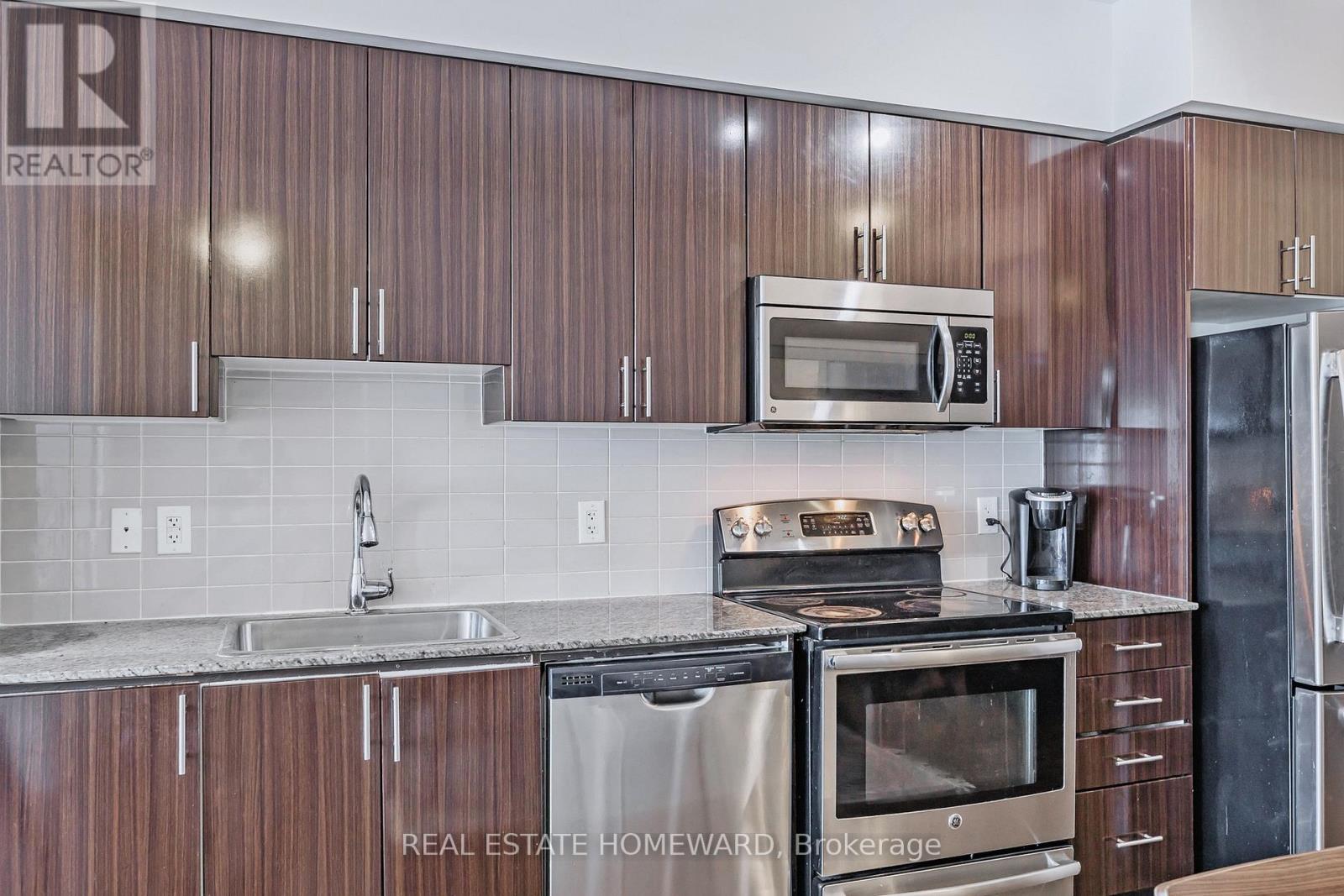 2430 - 7161 Yonge Street, Markham, Ontario  L3T 0C8 - Photo 13 - N13472628