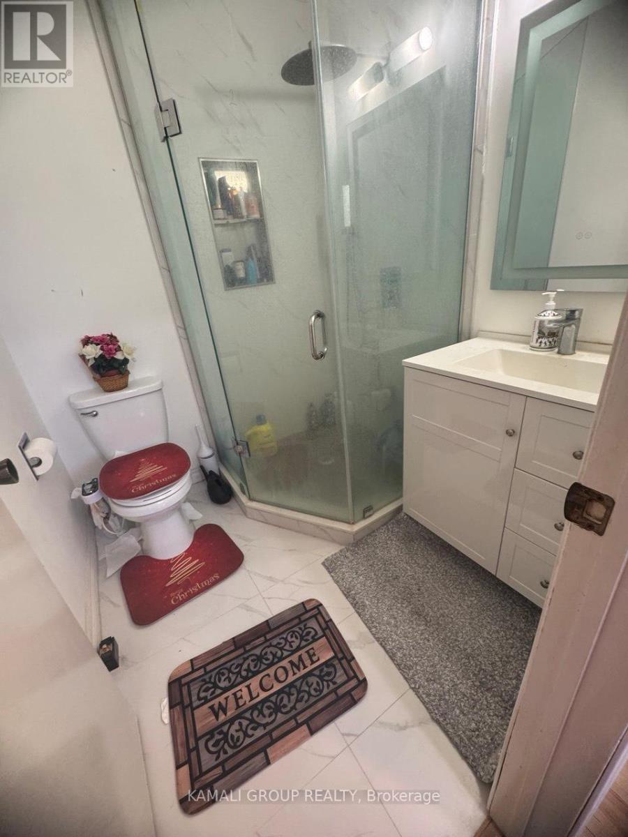 24 Valhalla Court, Aurora, Ontario L4G 5W3 - Photo 14 - N13472552