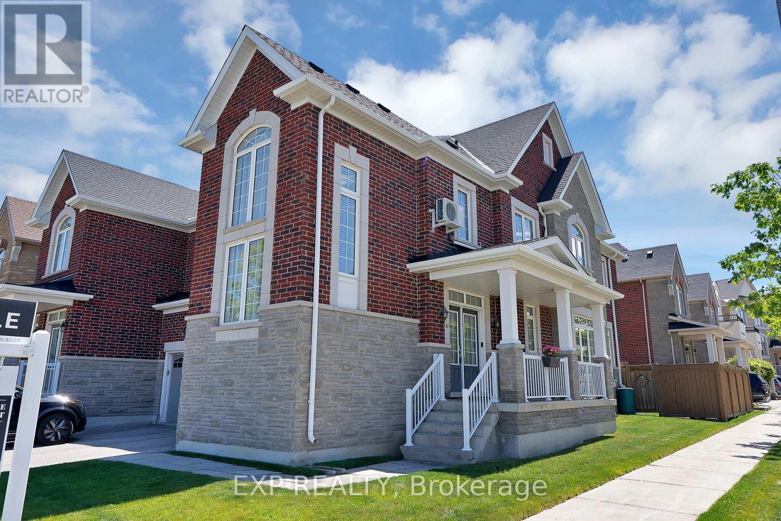 51 Living Crescent, Markham, Ontario  L6C 0T6 - Photo 3 - N13472614