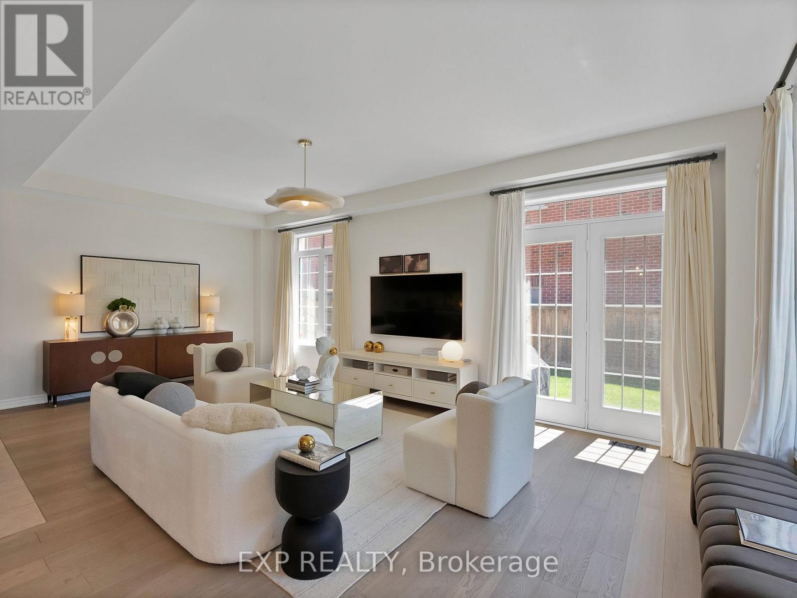 51 Living Crescent, Markham, Ontario  L6C 0T6 - Photo 7 - N13472614