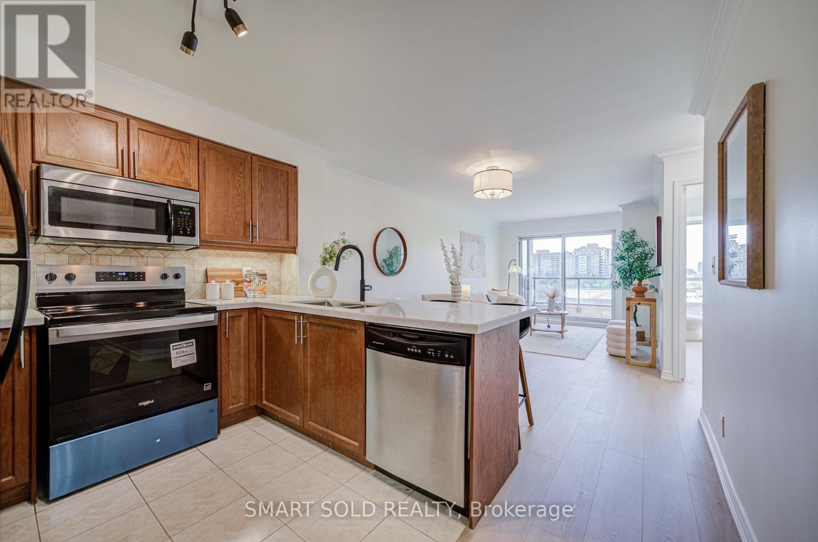 410 - 18 Harding Boulevard, Richmond Hill, Ontario L4C 0T3 - Photo 5 - N13472654