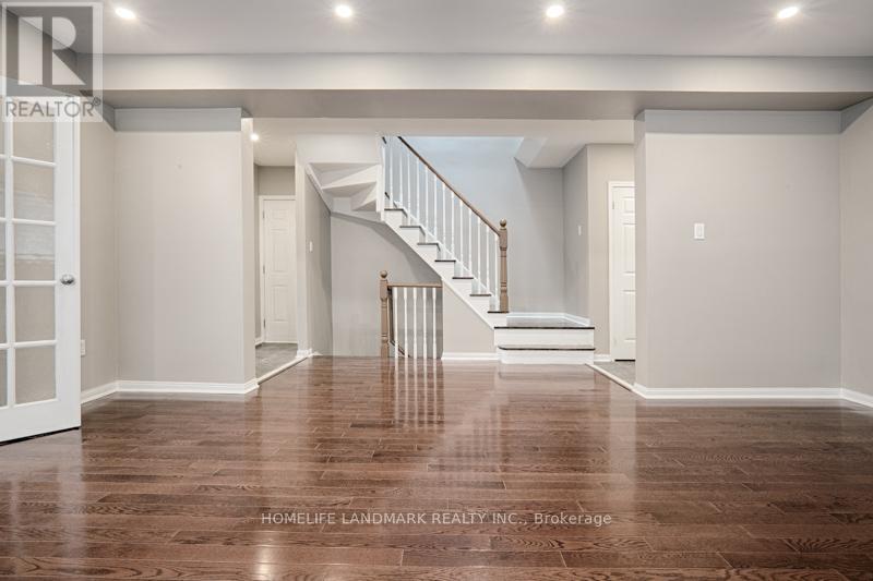 813 Stonehaven Avenue, Newmarket, Ontario L3X 2K3 - Photo 3 - N13472658