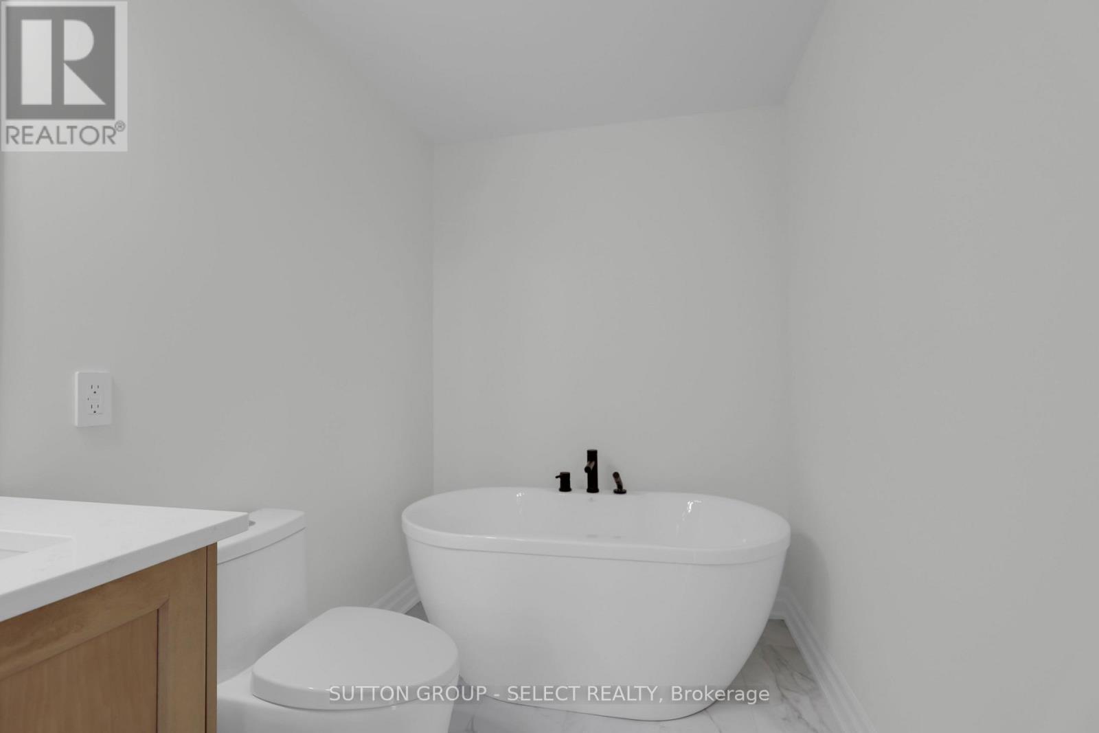8 Purple Beech Street, Thames Centre, Ontario  N0M 2P0 - Photo 18 - X13473194