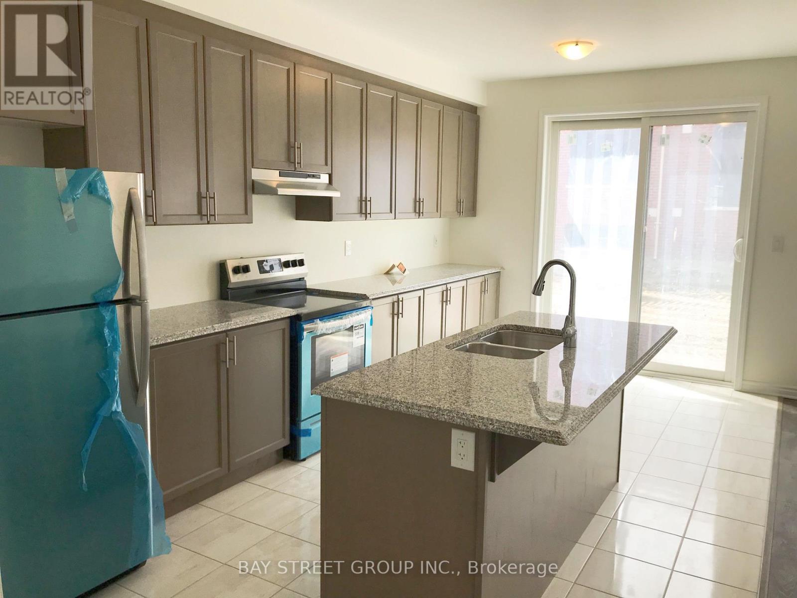 9 Ness Drive, Richmond Hill, Ontario  L4S 0J8 - Photo 3 - N13472824