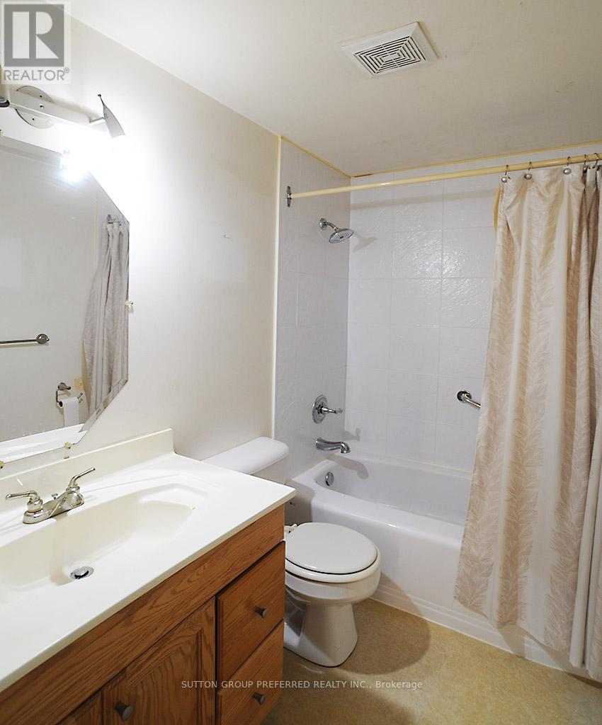 4 Ranchwood Crescent, London North, Ontario  N6G 3A2 - Photo 7 - X13473824