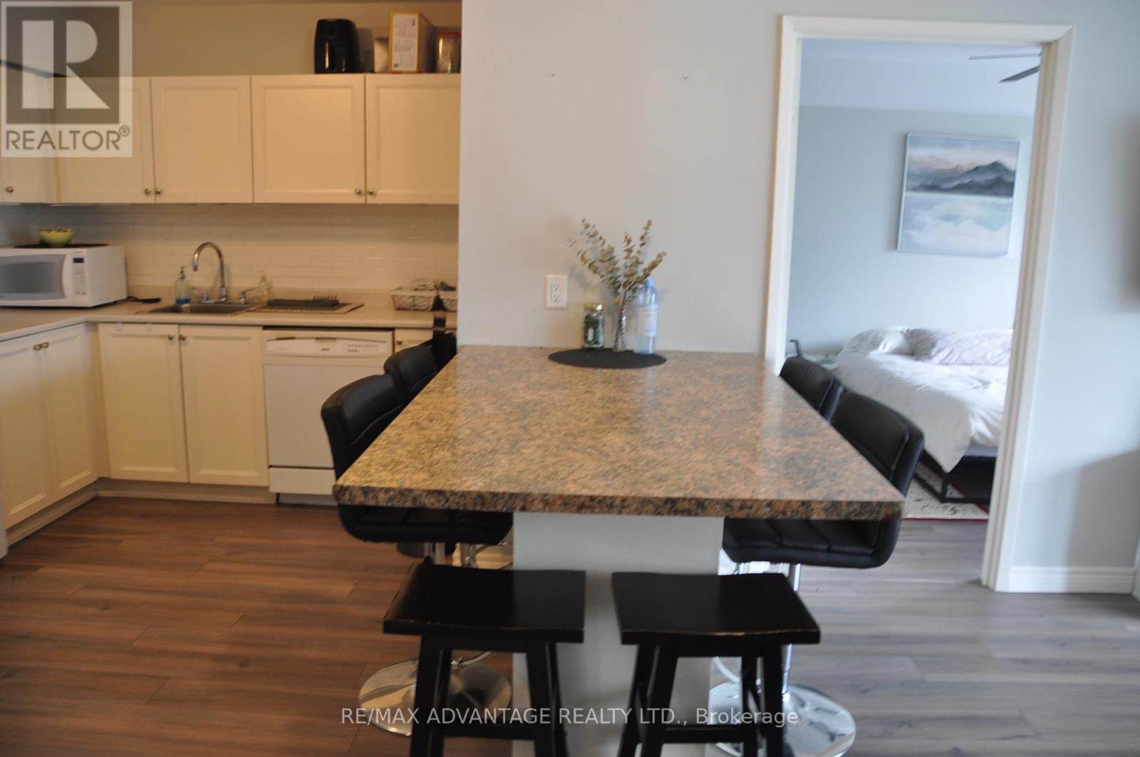 211 - 9 Jacksway Crescent, London North, Ontario N5X 3T7 - Photo 6 - X13473924