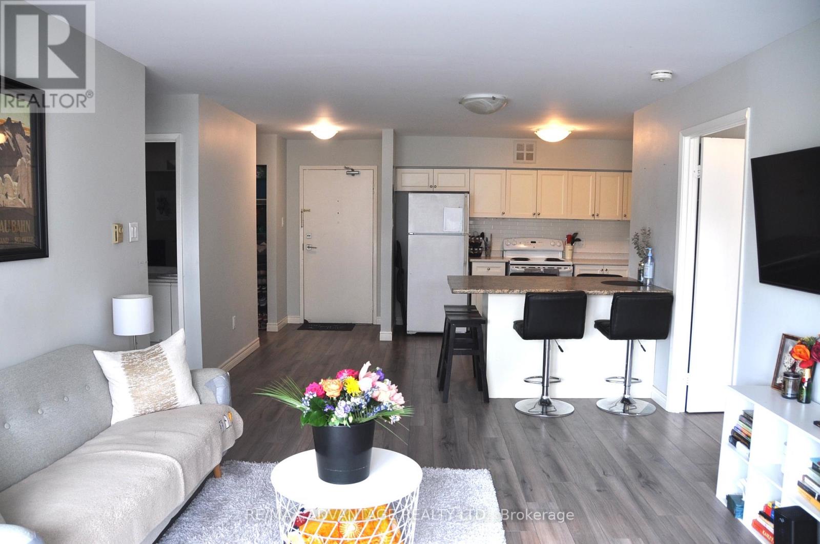 211 - 9 Jacksway Crescent, London North, Ontario N5X 3T7 - Photo 7 - X13473924