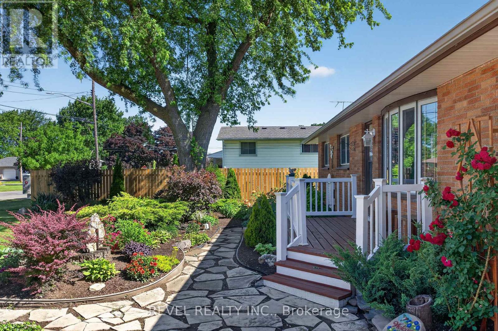 1804 St. Anne Street, Tecumseh, Ontario  N8N 1V4 - Photo 3 - X13474086