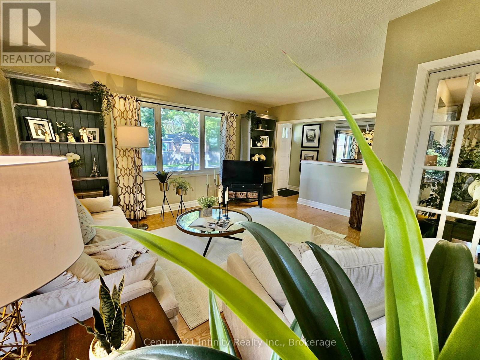 43 Colonial Avenue, Toronto, Ontario  M1M 2C3 - Photo 11 - E13473074