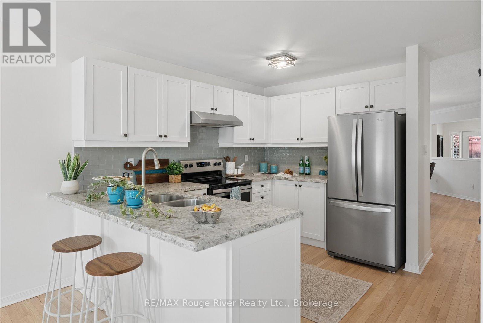 131 Guildwood Drive, Clarington, Ontario  L1C 5C7 - Photo 10 - E13473546