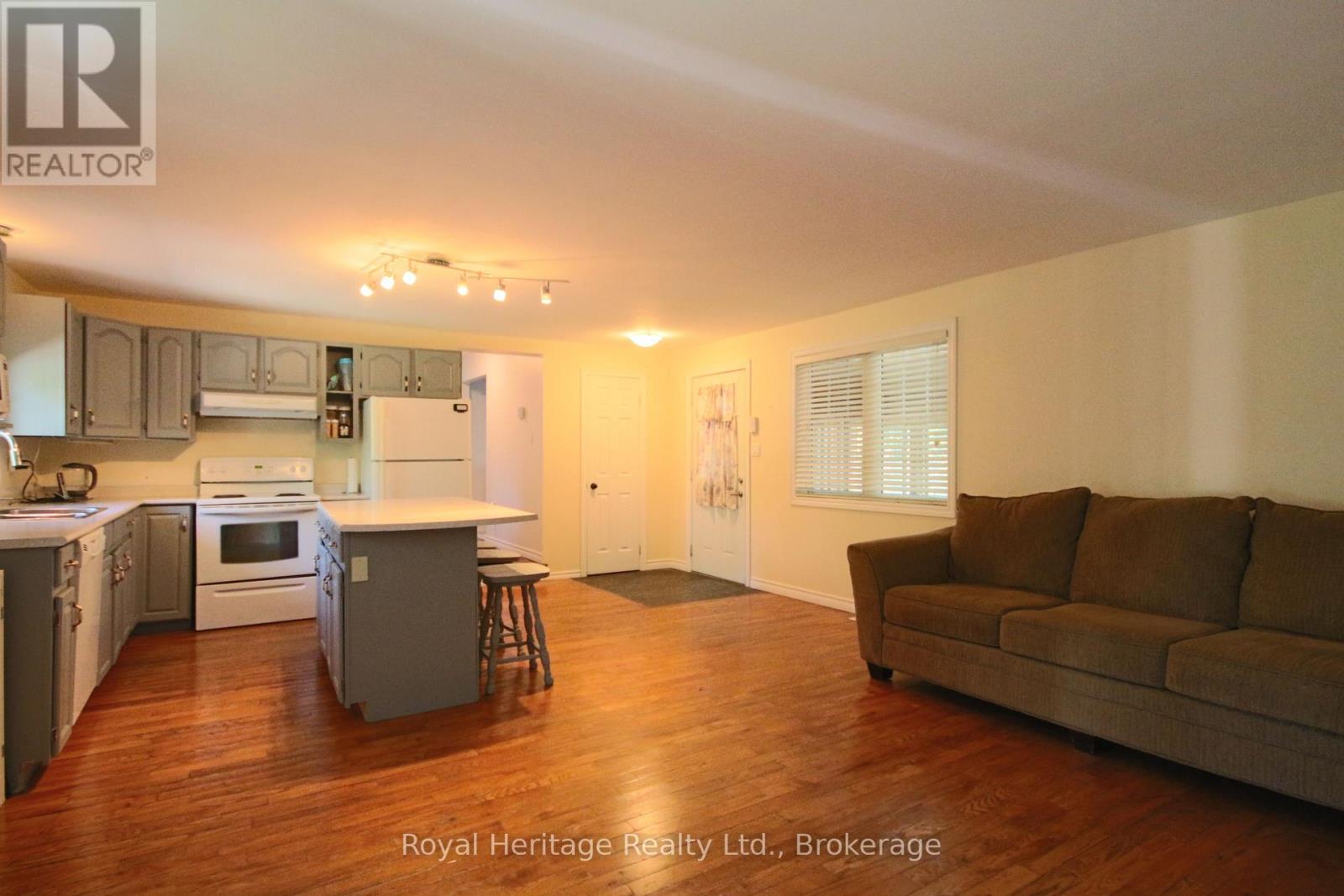 15 Oakwood Drive, Kawartha Lakes (Verulam), Ontario  K0M 1N0 - Photo 7 - X13472832
