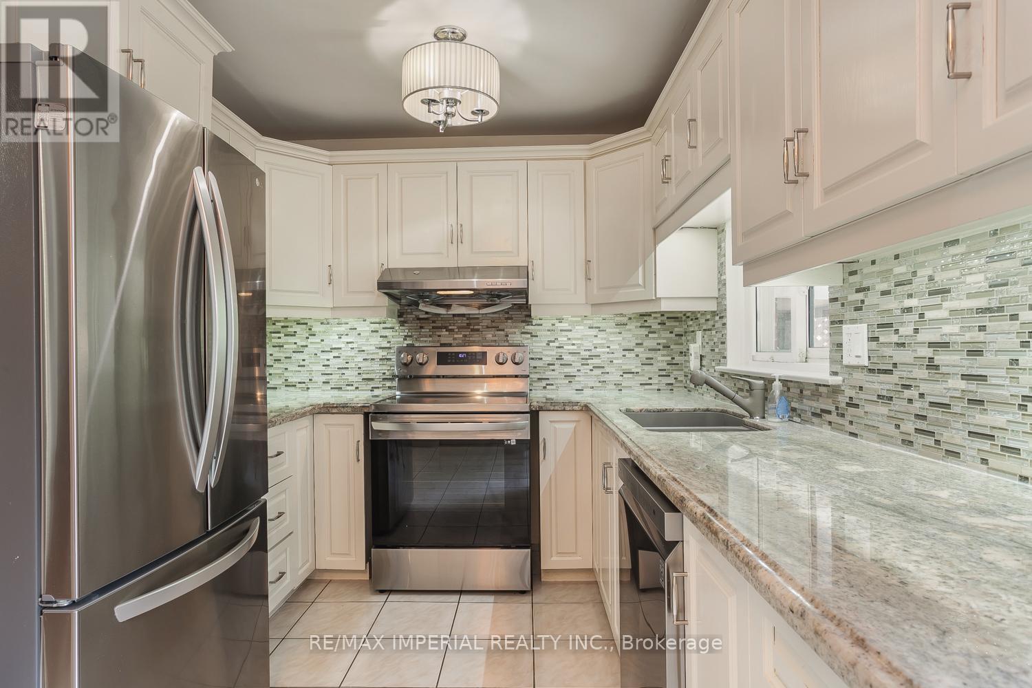 48 Carlton Road, Markham, Ontario  L3R 1Z5 - Photo 8 - N13472958
