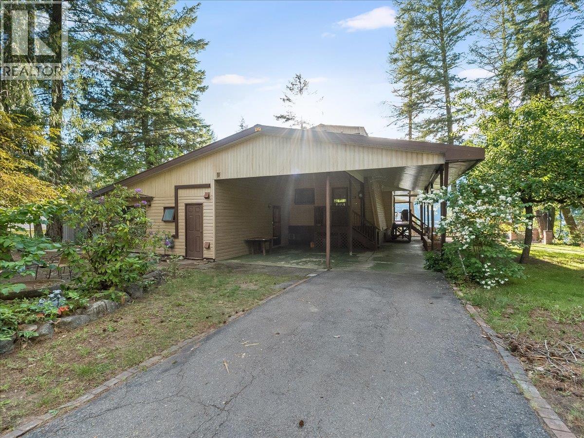 2071 Massie Road, Christina Lake, British Columbia