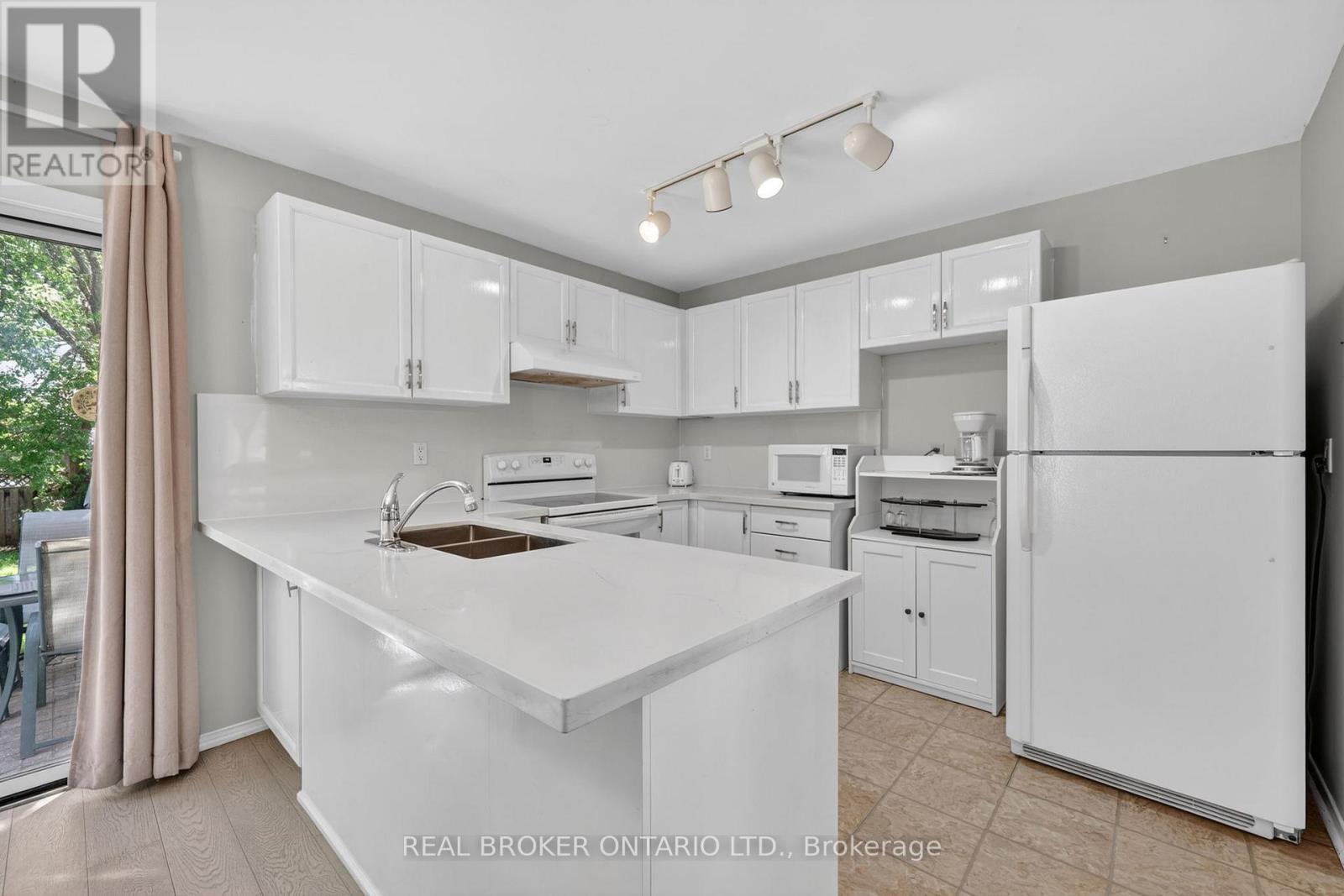 Upper - 1895 Applewood Avenue, Innisfil, Ontario  L9S 1W2 - Photo 7 - N13472962