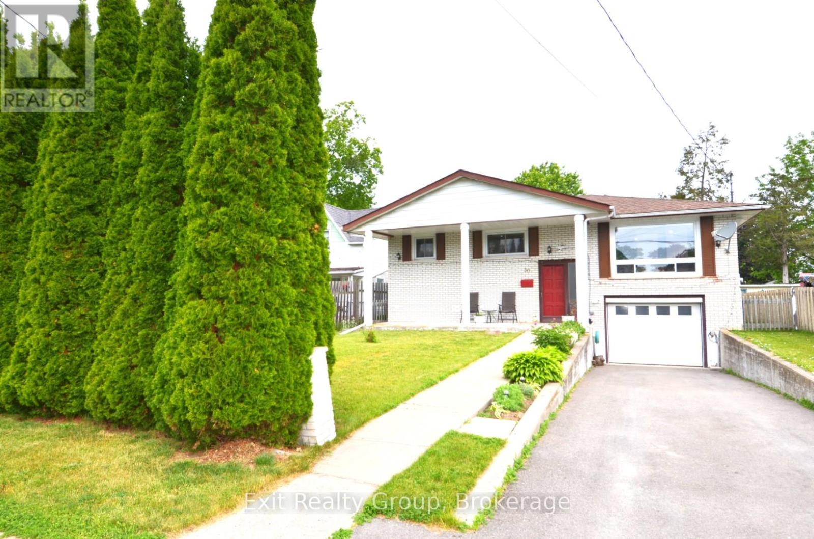 30 ALFRED STREET, Quinte West, Ontario