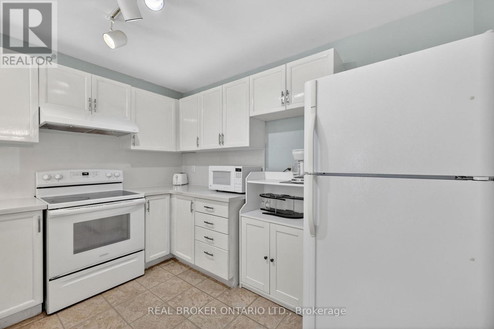 Upper - 1895 Applewood Avenue, Innisfil, Ontario  L9S 1W2 - Photo 8 - N13472962