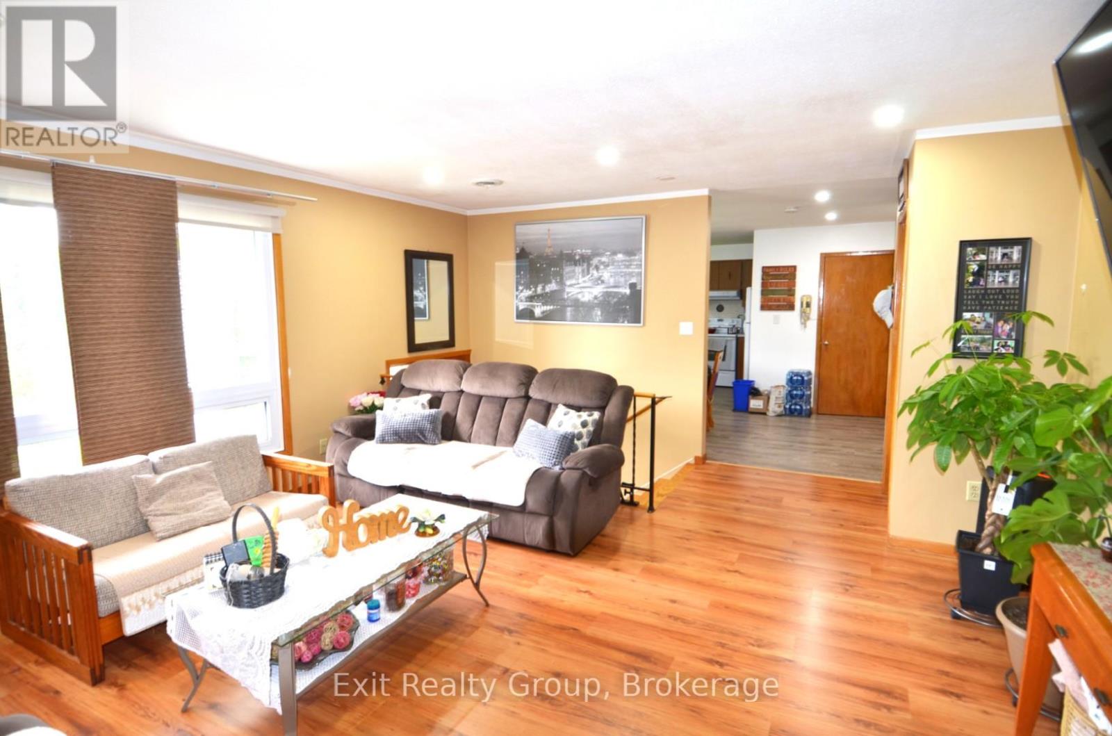 30 Alfred Street, Quinte West, Ontario  K8V 2B1 - Photo 2 - X13473120
