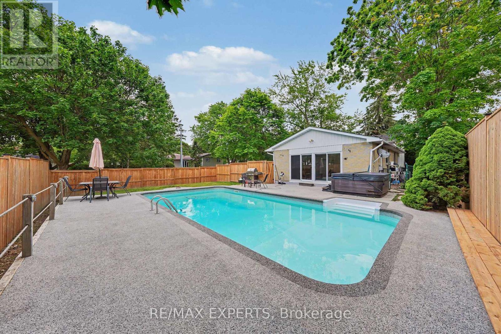 32 Oak Court, Aurora, Ontario  L4G 3J6 - Photo 37 - N13473100
