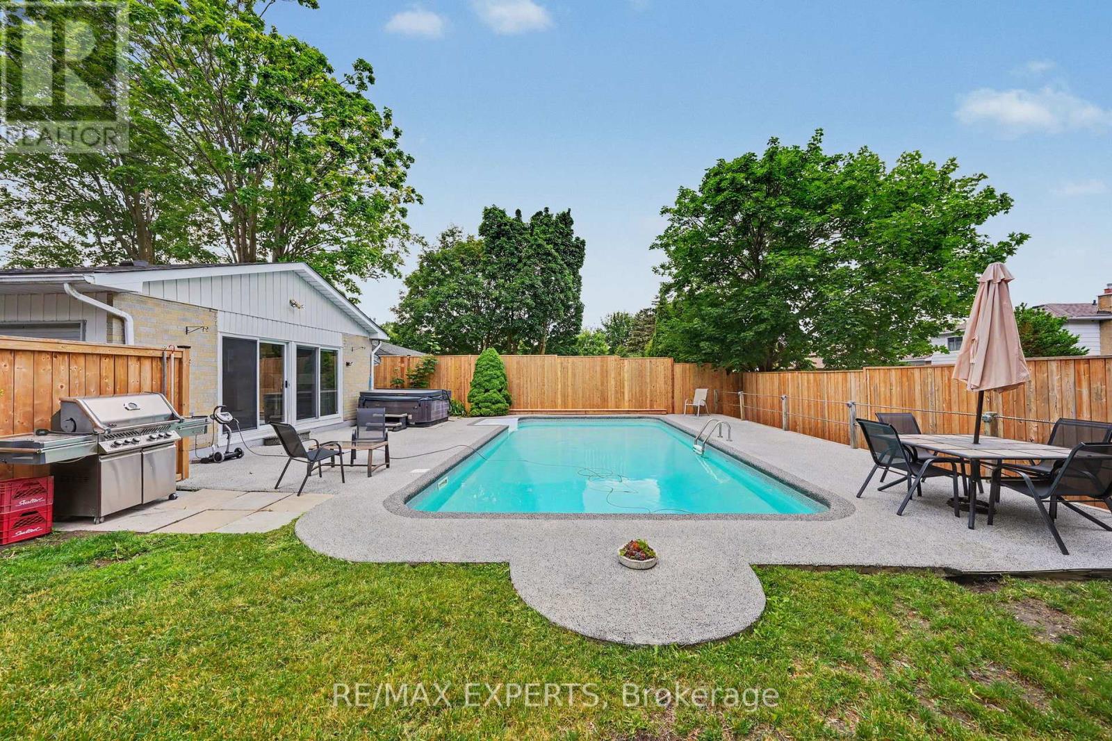32 Oak Court, Aurora, Ontario  L4G 3J6 - Photo 33 - N13473100