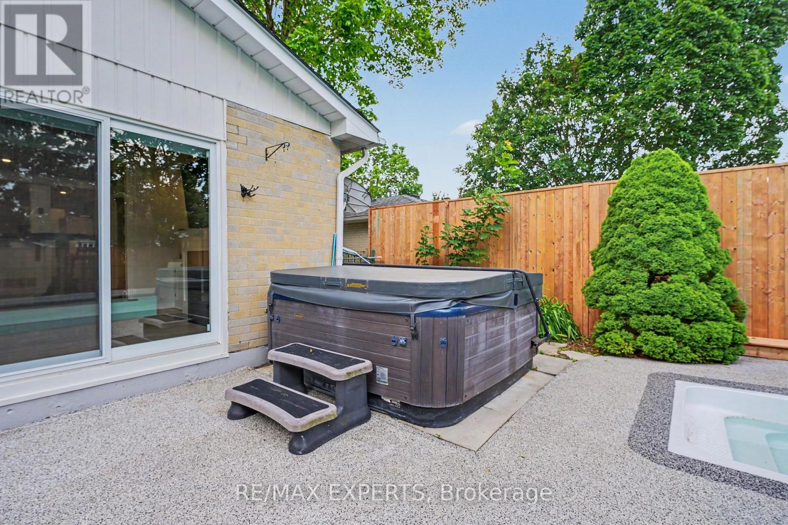 32 Oak Court, Aurora, Ontario  L4G 3J6 - Photo 40 - N13473100
