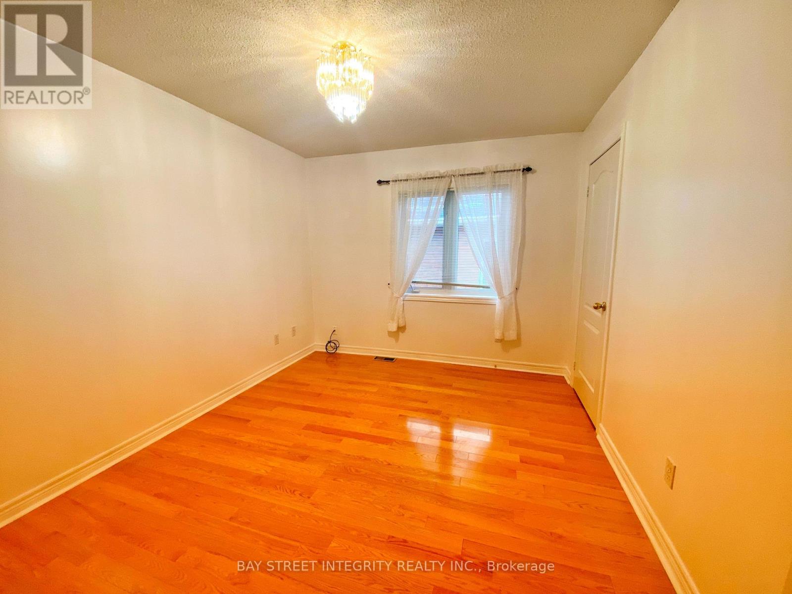 Main 37 Sandham Crescent, Markham, Ontario  L3S 4J7 - Photo 18 - N13473108