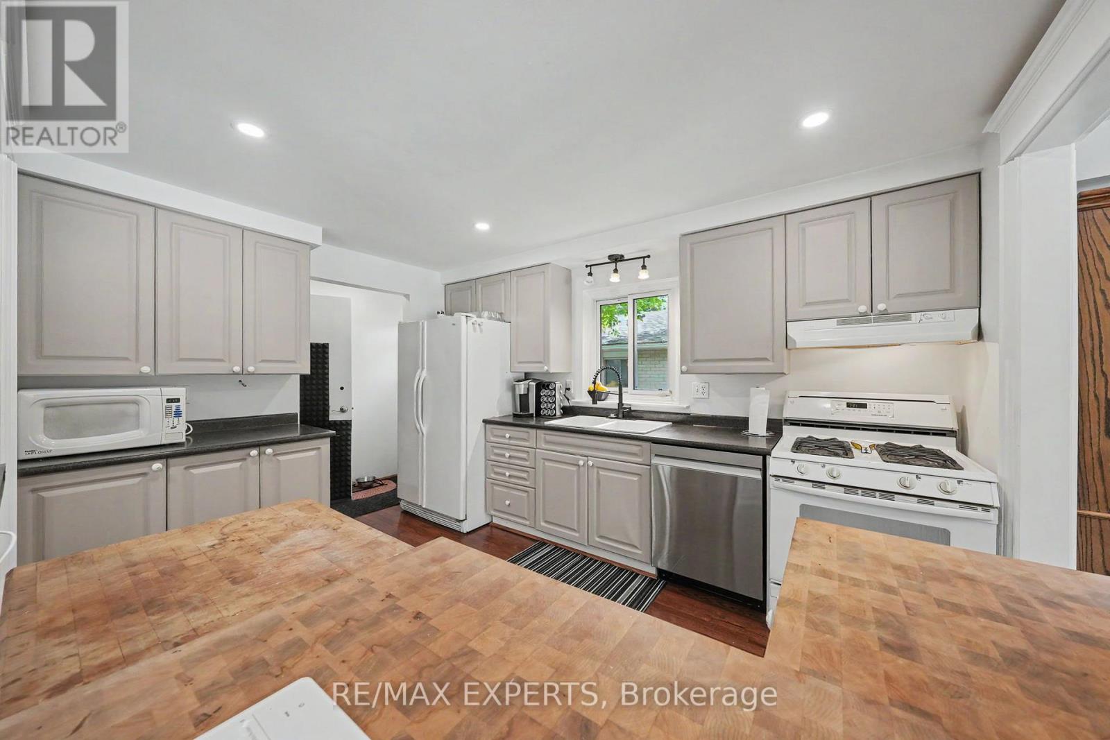 32 Oak Court, Aurora, Ontario  L4G 3J6 - Photo 13 - N13473100