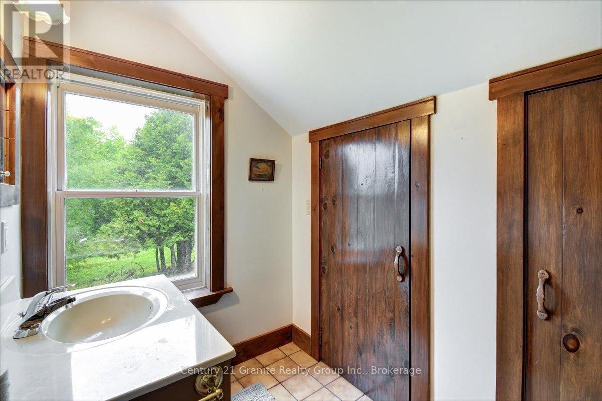 1351 Ojibway Road, Highlands East, Ontario  K0L 2A0 - Photo 38 - X13473454