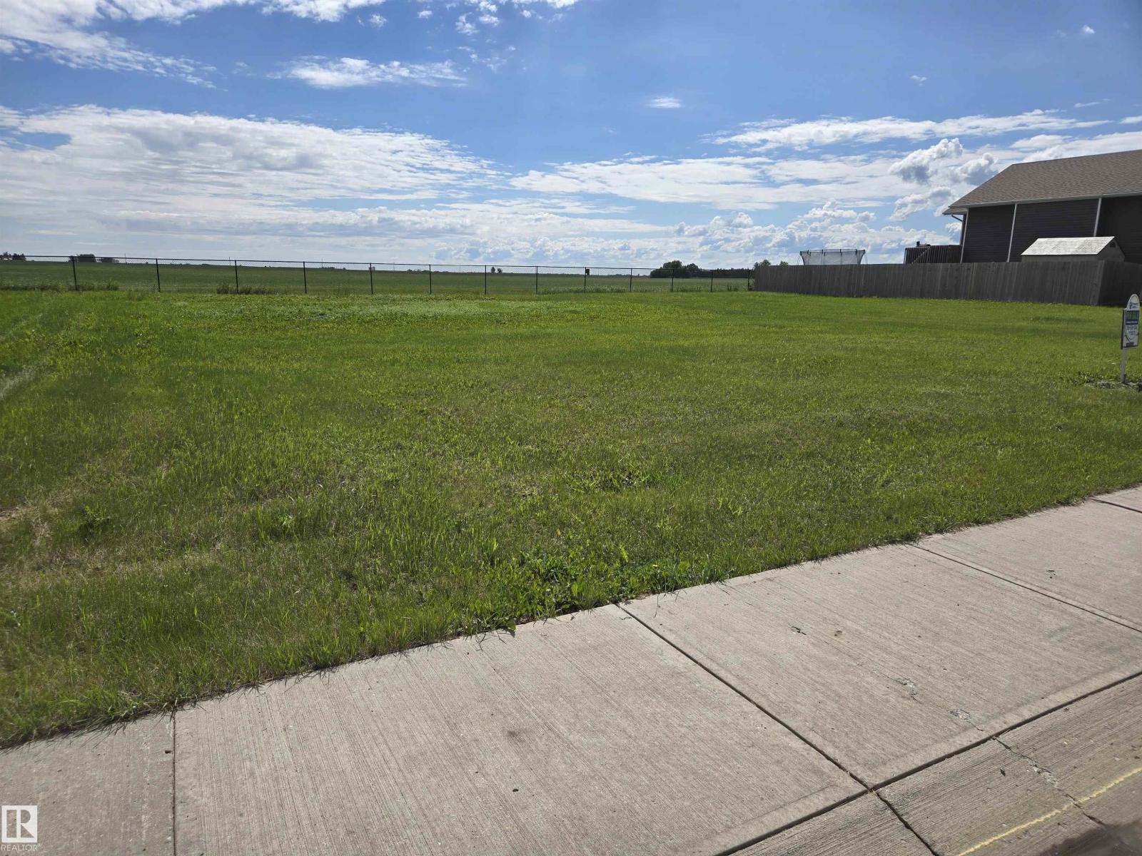 4 MONTEREY ES, wetaskiwin, Alberta