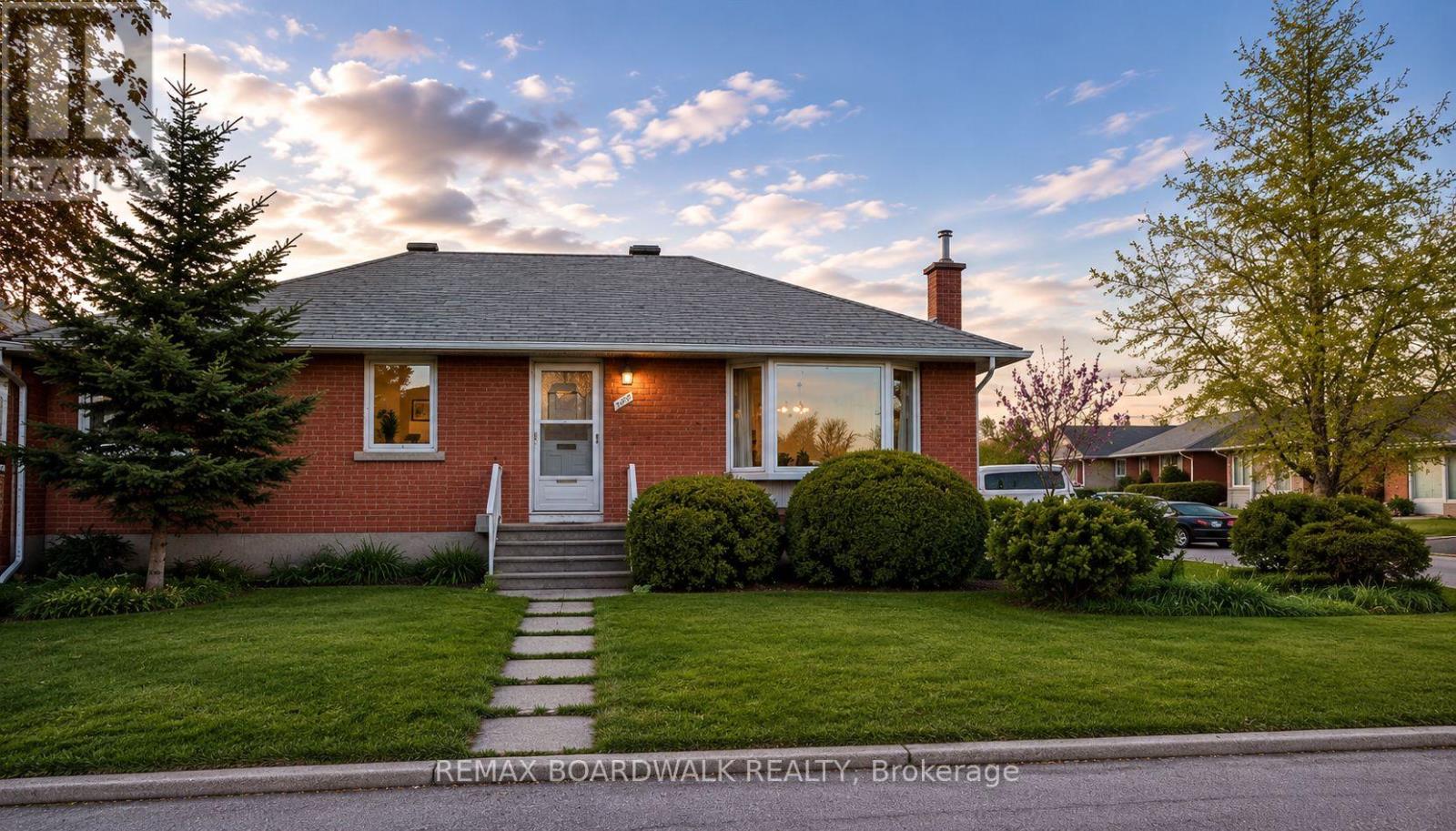 625 CLARKE AVENUE, Ottawa, Ontario