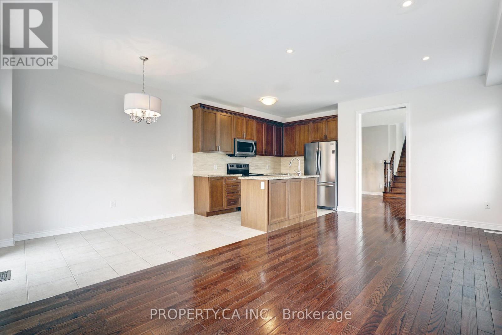 41 Spruce Pine Crescent, Vaughan, Ontario L6A 4T3 - Photo 9 - N13473488