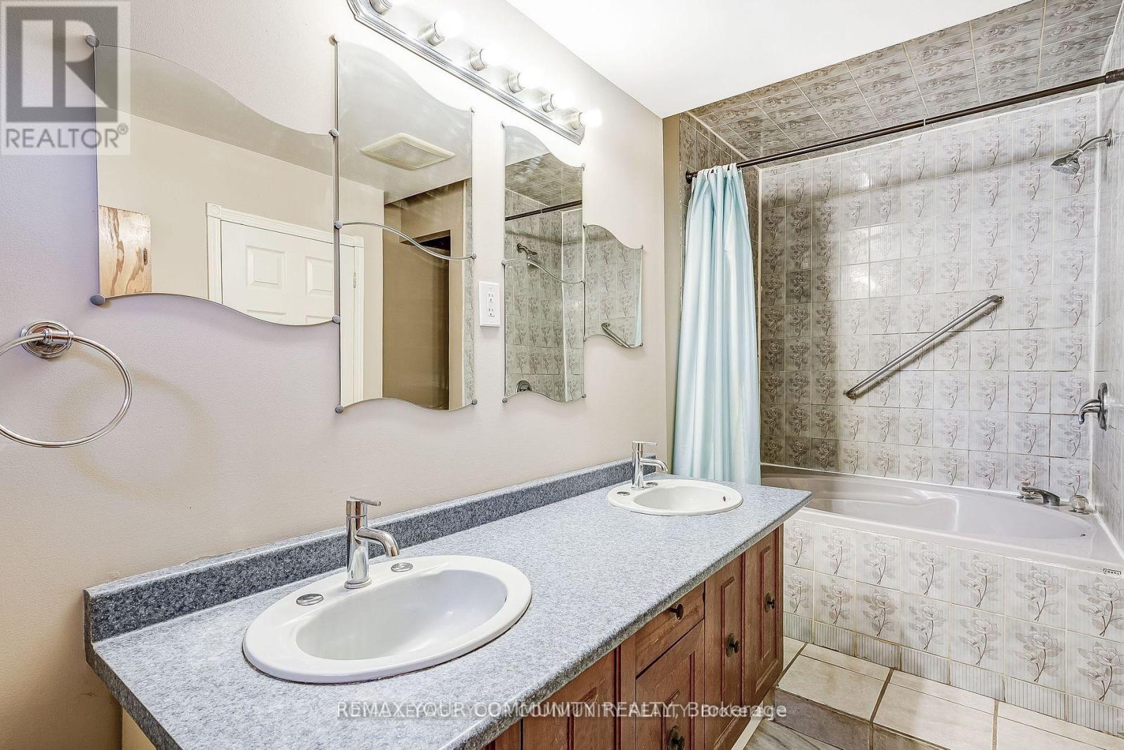 39 Drury Street, Bradford West Gwillimbury, Ontario L3Z 1W9 - Photo 10 - N13473722