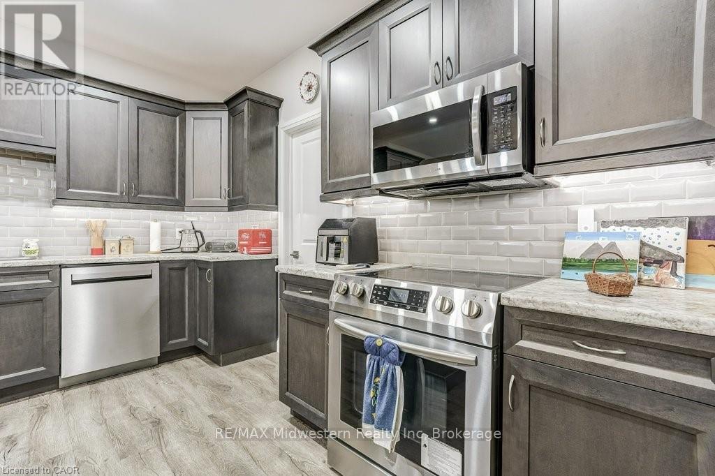 273 Queen Street, North Perth, Ontario N0G 1B0 - Photo 18 - X13472618