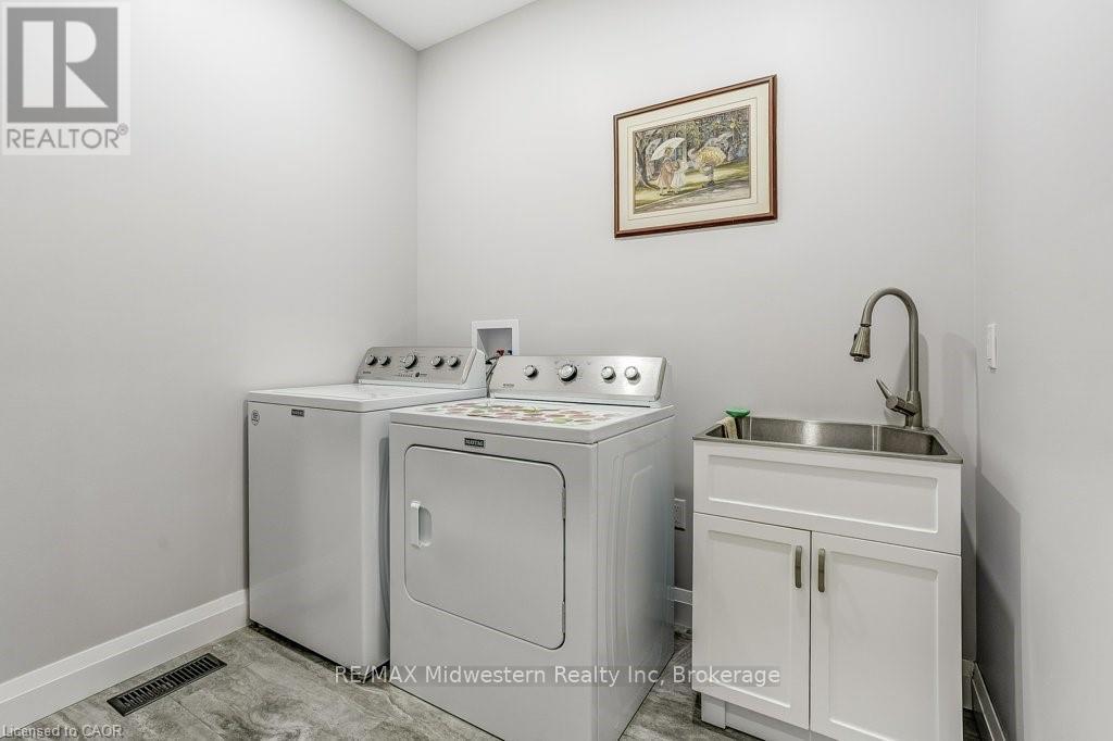 273 Queen Street, North Perth, Ontario N0G 1B0 - Photo 19 - X13472618