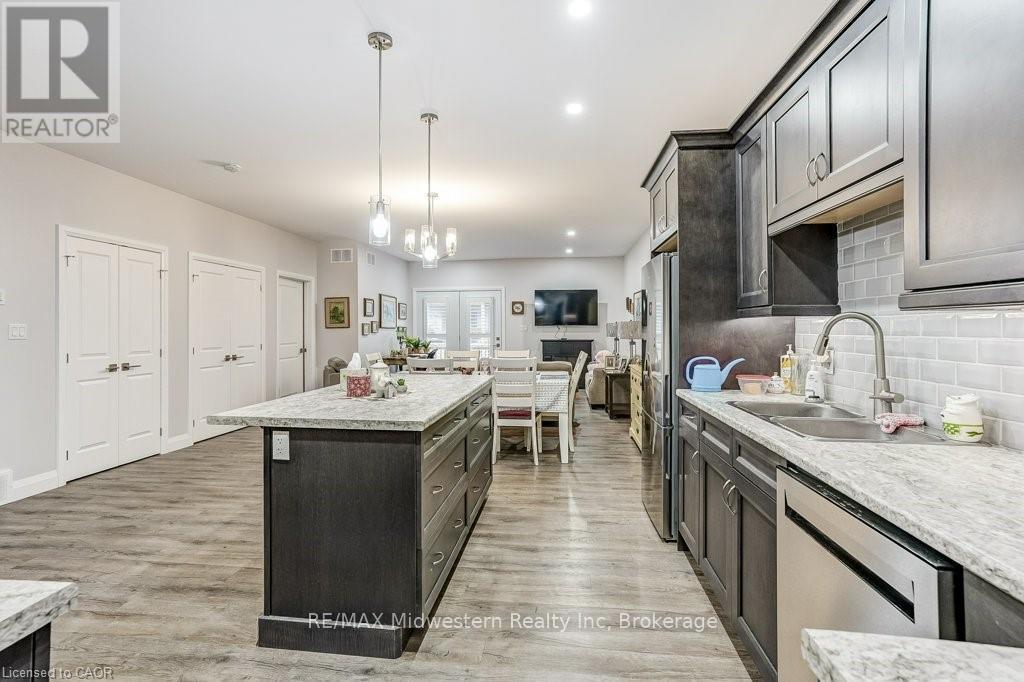 273 Queen Street, North Perth, Ontario N0G 1B0 - Photo 17 - X13472618