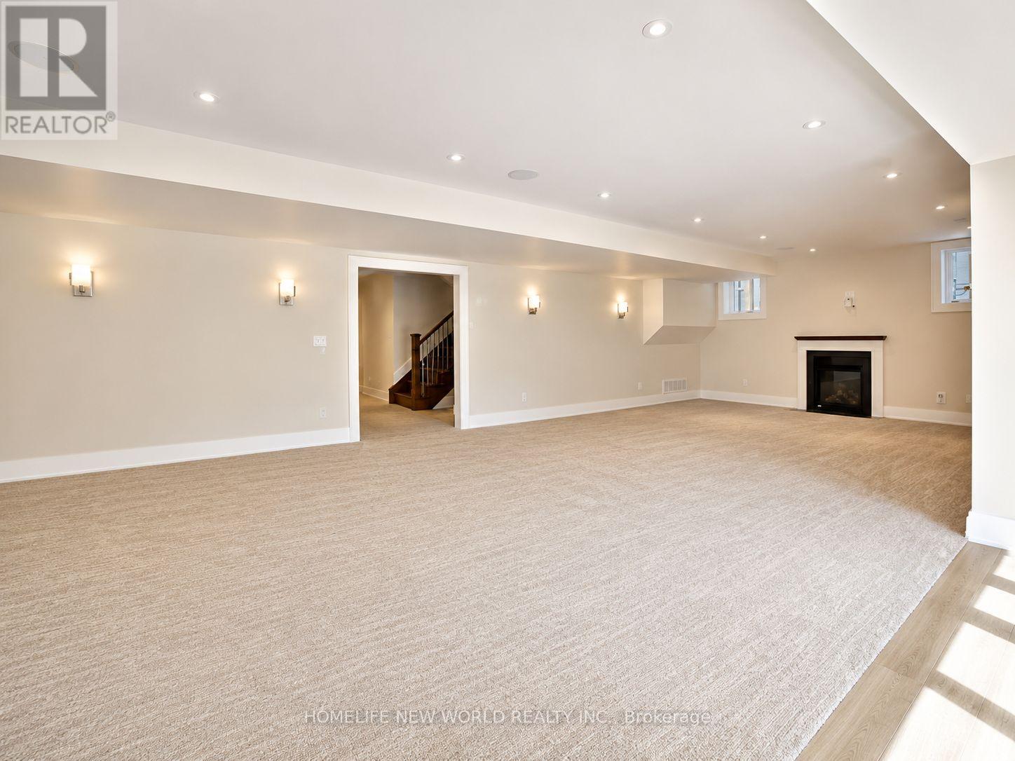 130 Elmwood Avenue, Richmond Hill, Ontario  L4C 1K9 - Photo 8 - N13474170