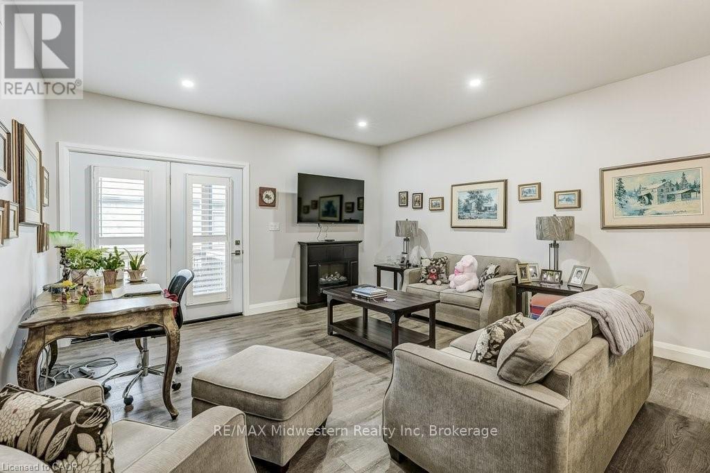 273 Queen Street, North Perth, Ontario N0G 1B0 - Photo 9 - X13472618