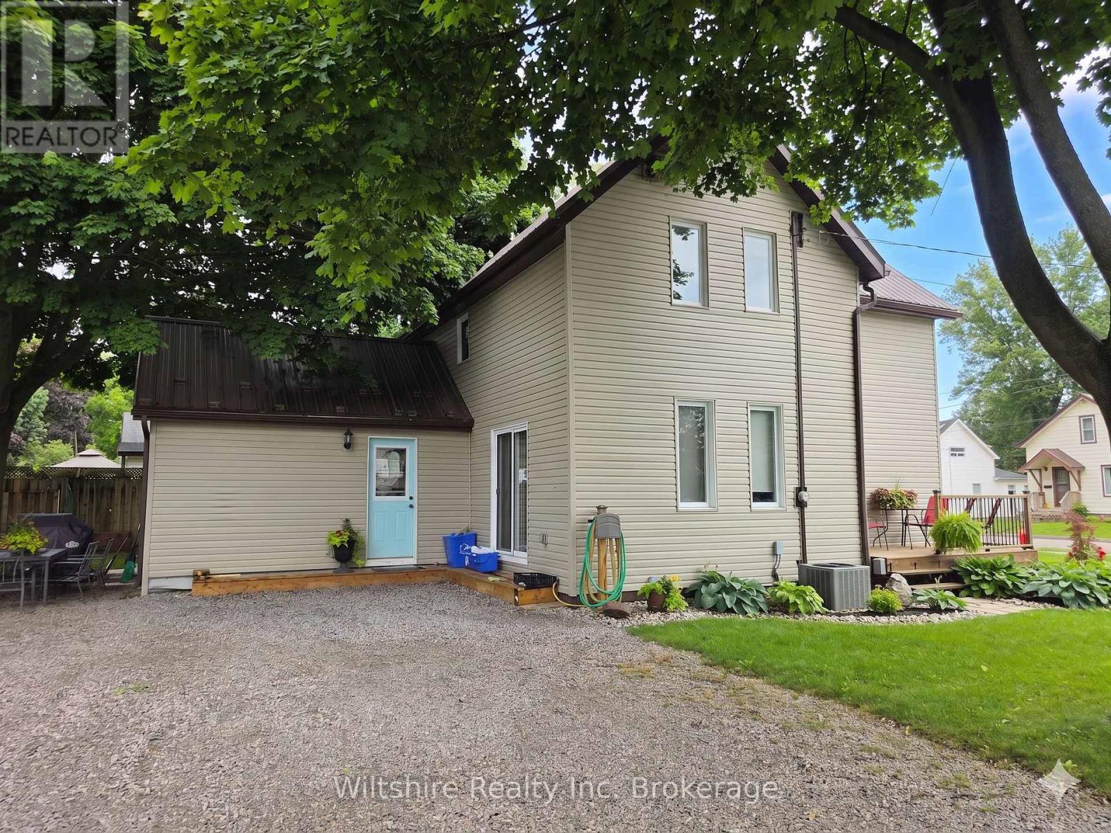 10 Pearl Street, Tillsonburg, Ontario  N4G 1L3 - Photo 3 - X12649490