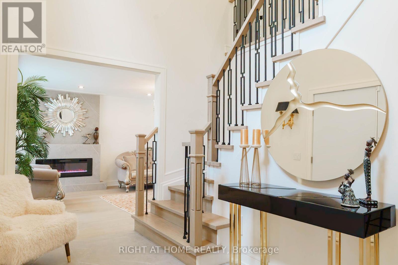 6 Ladyslipper Court N, Markham, Ontario  L3T 2S4 - Photo 4 - N13474232