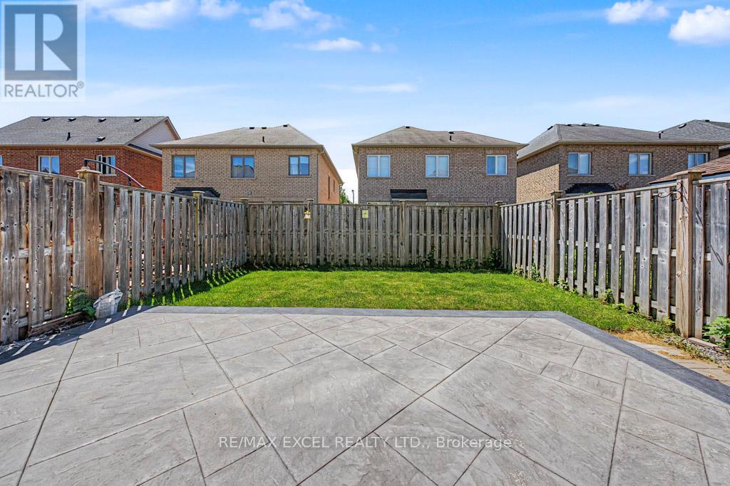 33 Brown Lane, Whitchurch-Stouffville, Ontario  L4A 0V1 - Photo 6 - N13474254