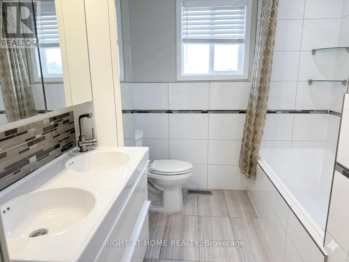 37 Versailles Court, Richmond Hill, Ontario L4C 8V6 - Photo 16 - N13474340