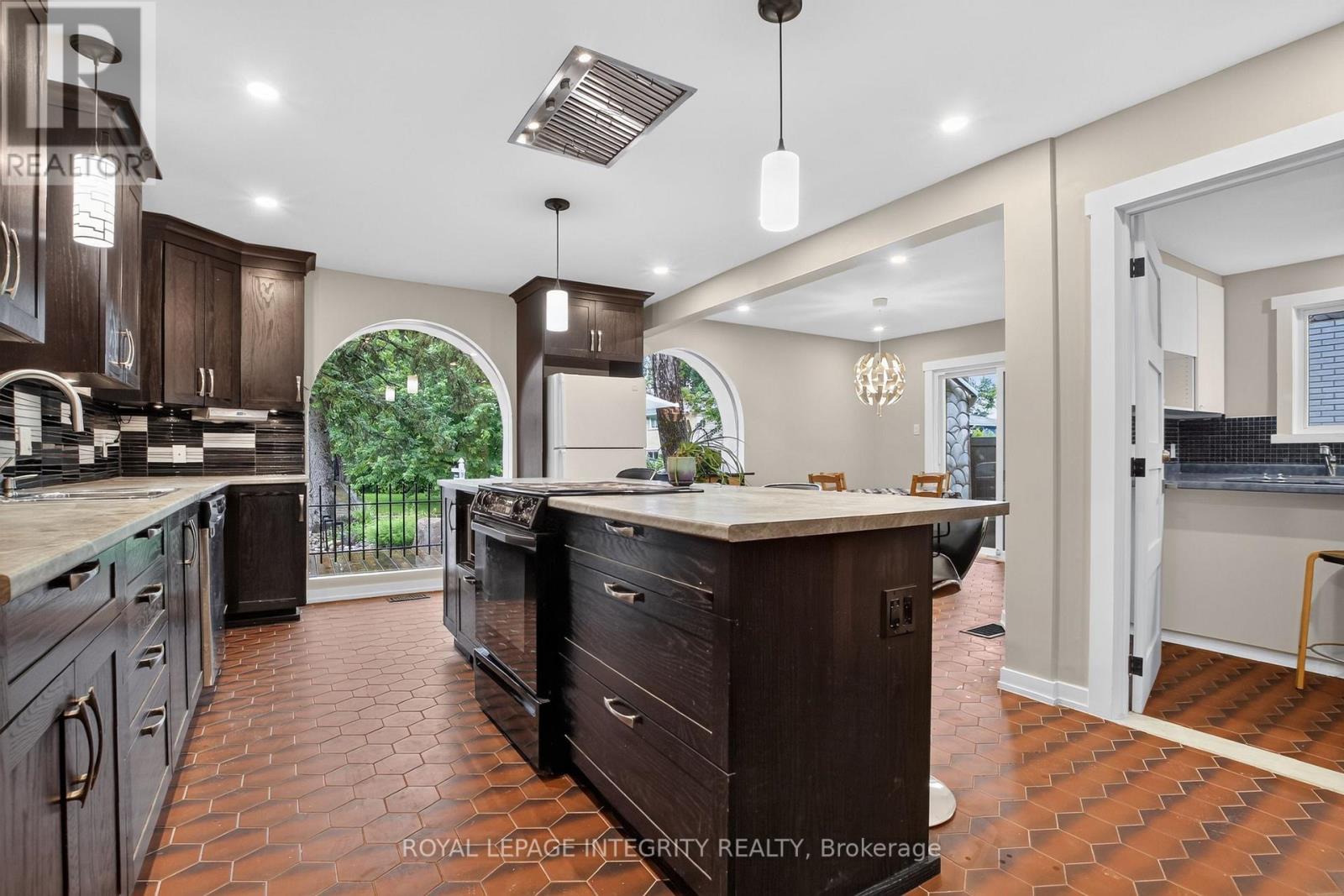 954 Watson Street, Ottawa, Ontario  K2B 6C2 - Photo 9 - X13476472