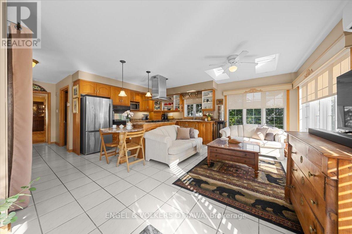 528 St Lawrence Street, North Dundas, Ontario  K0C 2K0 - Photo 3 - X13476510