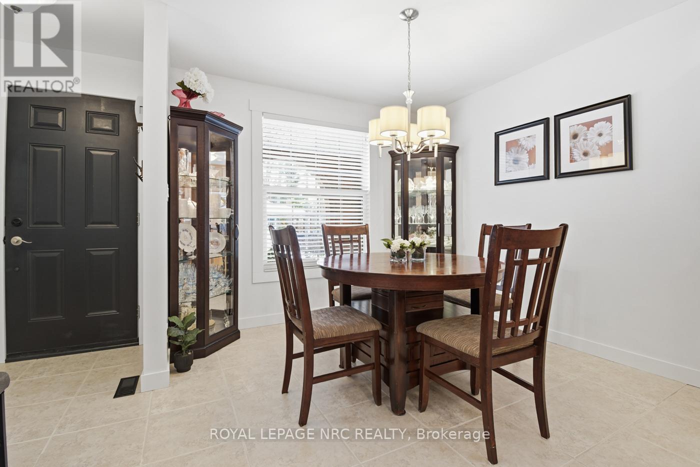 37 Spruceside Crescent, Pelham, Ontario  L3E 0G1 - Photo 10 - X13465252